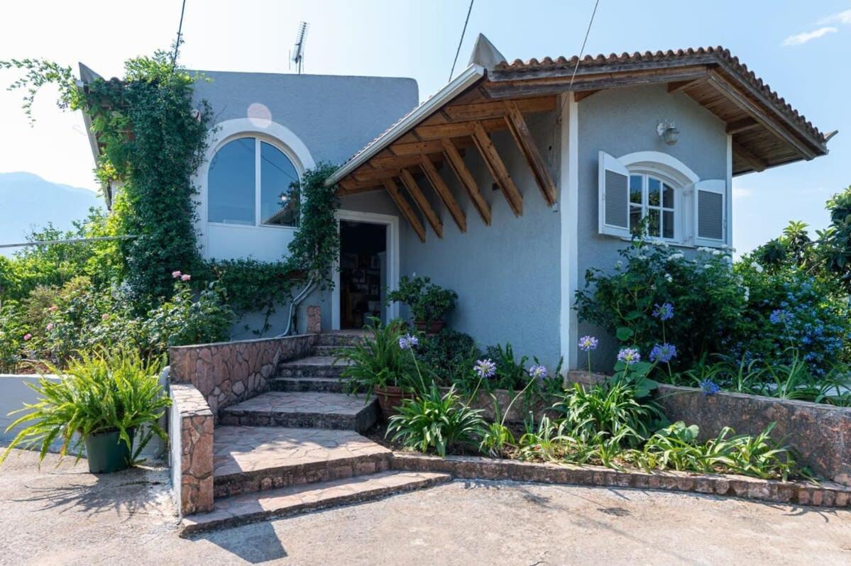 Serene Seaside Bliss - Lush & Secluded Garden Oasis Kalamata Extérieur photo