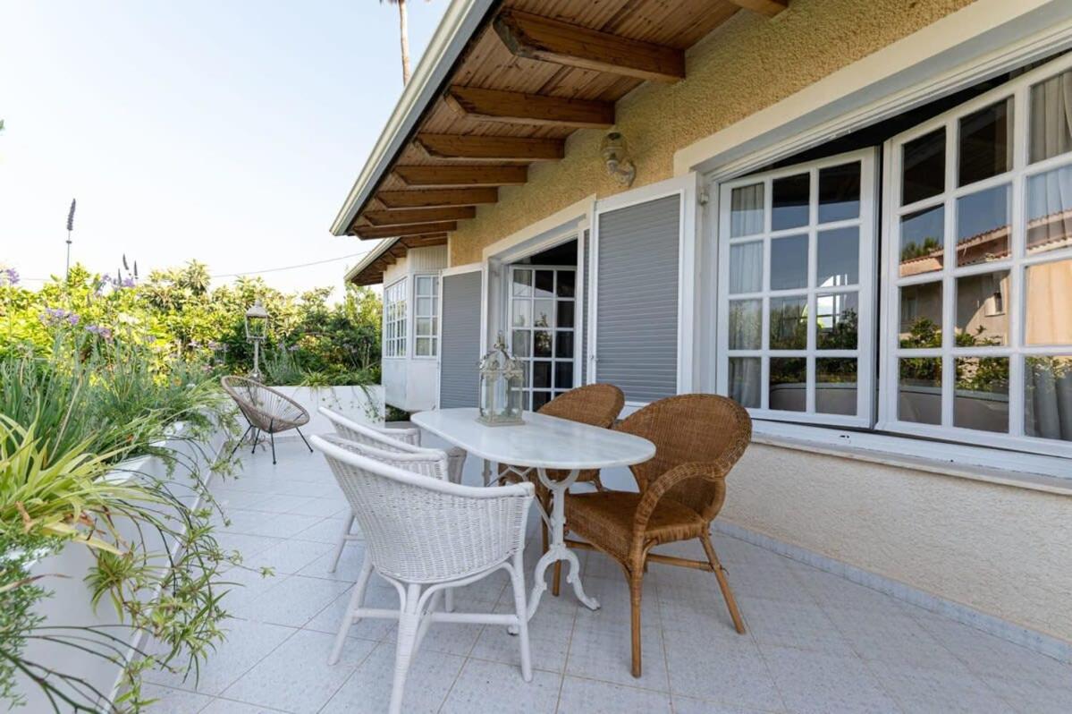 Serene Seaside Bliss - Lush & Secluded Garden Oasis Kalamata Extérieur photo