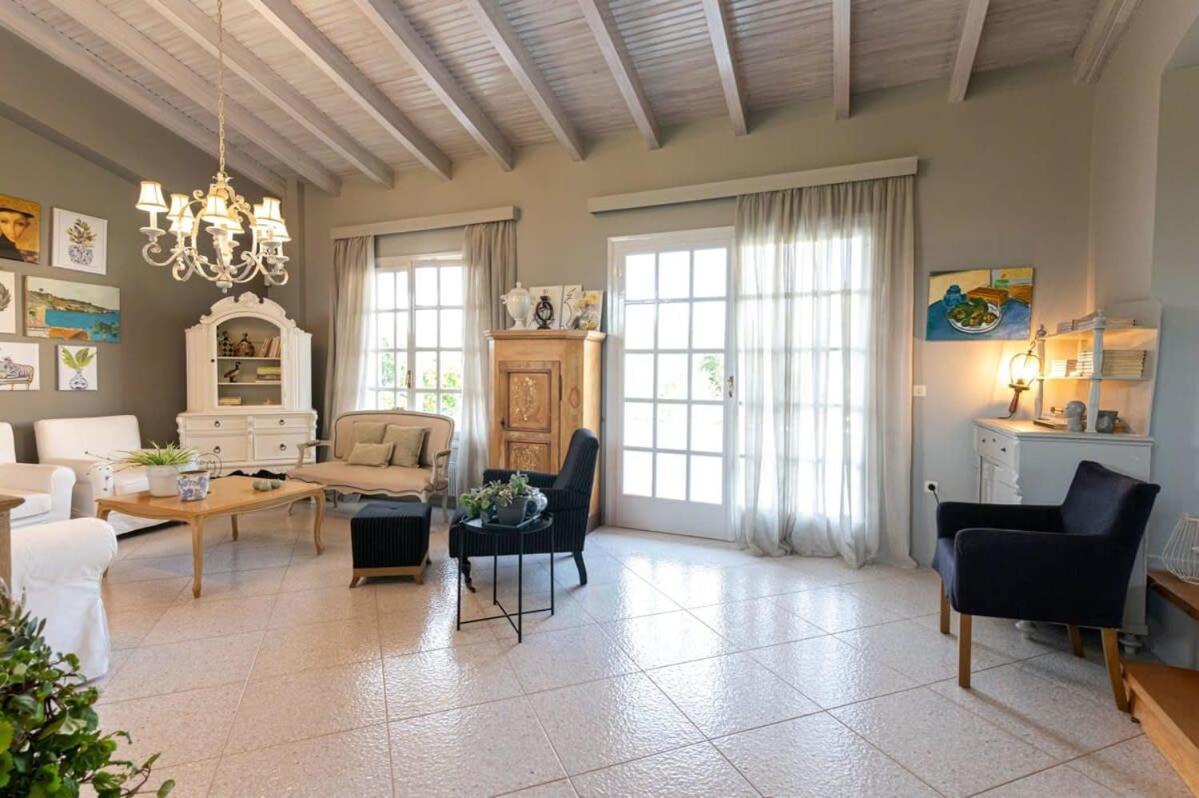 Serene Seaside Bliss - Lush & Secluded Garden Oasis Kalamata Extérieur photo